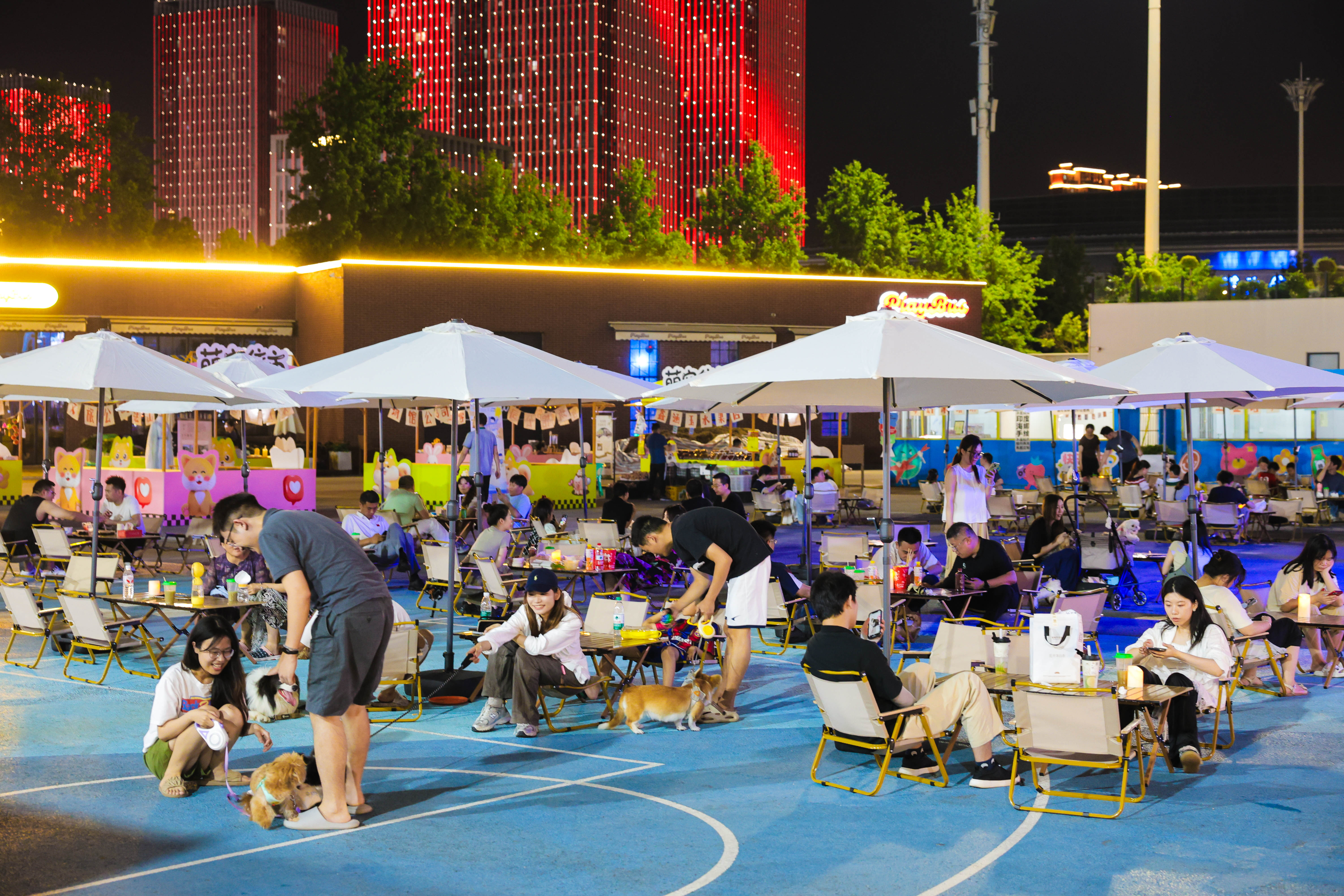 盒盒有戲·潮玩集 | 萌寵美食潮玩齊上陣，就在中國車谷·武漢體育中心！