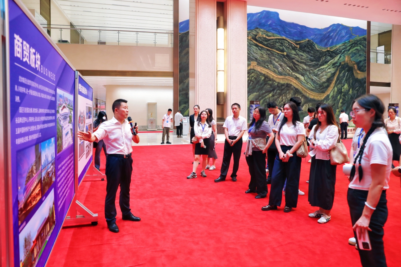 中宣部“活力中國調(diào)研行”采訪團走進中國車谷——武體集團