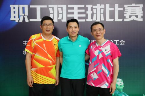 全區(qū)職工羽毛球比賽閉幕(圖5) 全區(qū)職工羽毛球比賽閉幕(圖5)