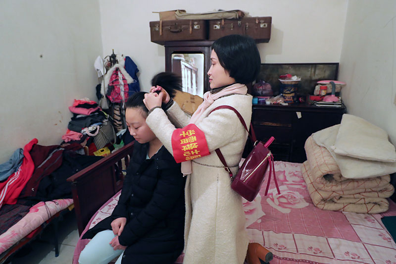 武漢體育中心春節(jié)前進(jìn)社區(qū)慰問(wèn)留守兒童(圖2) 武漢體育中心春節(jié)前進(jìn)社區(qū)慰問(wèn)留守兒童(圖2)