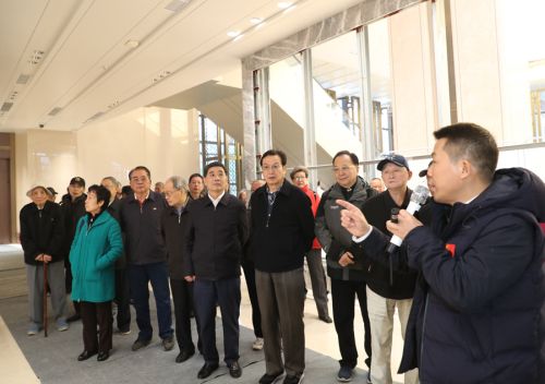 市老領導參觀考察武漢體育中心(圖3) 市老領導參觀考察武漢體育中心(圖3)