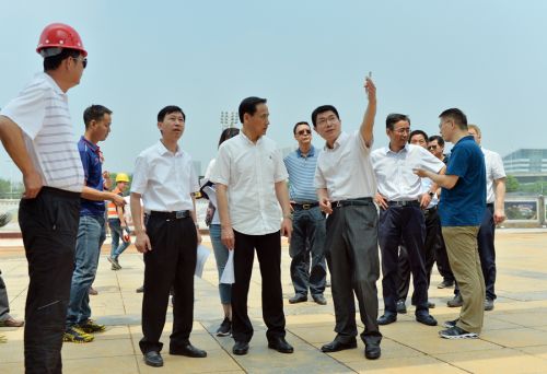 丁雨調(diào)研軍運(yùn)會(huì)籌備工作(圖2) 丁雨調(diào)研軍運(yùn)會(huì)籌備工作(圖2)