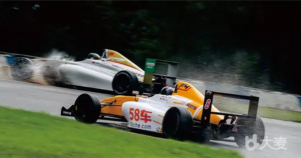 “十一黃金周”江城暢想“速度與激情”！2018中國(guó)汽車(chē)摩托車(chē)運(yùn)動(dòng)大會(huì)明日預(yù)售！(圖4)