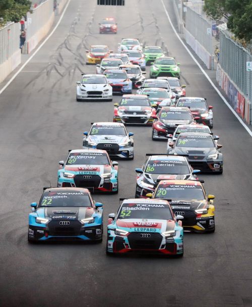 6天吸引10萬觀眾現(xiàn)場觀看 精彩“鐵馬”在武漢體育中心閉幕(圖2) 6天吸引10萬觀眾現(xiàn)場觀看 精彩“鐵馬”在武漢體育中心閉幕(圖2)