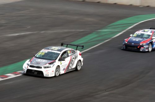 6天吸引10萬觀眾現(xiàn)場觀看 精彩“鐵馬”在武漢體育中心閉幕(圖3) 6天吸引10萬觀眾現(xiàn)場觀看 精彩“鐵馬”在武漢體育中心閉幕(圖3)