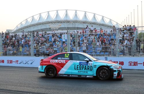 6天吸引10萬觀眾現(xiàn)場觀看 精彩“鐵馬”在武漢體育中心閉幕(圖10) 6天吸引10萬觀眾現(xiàn)場觀看 精彩“鐵馬”在武漢體育中心閉幕(圖10)