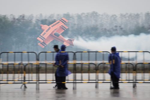 空中F1車都展翅！(圖4)