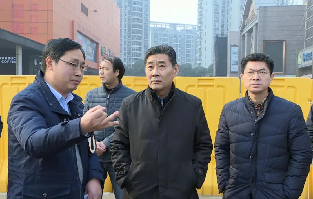 彭浩到武漢體育中心現(xiàn)場辦公 檢查推進軍運會場館建設(shè)和環(huán)境提升工作(圖2) 彭浩到武漢體育中心現(xiàn)場辦公 檢查推進軍運會場館建設(shè)和環(huán)境提升工作(圖2)