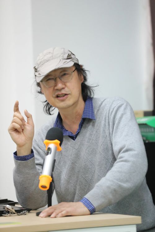 拿起手機(jī)當(dāng)記者 ▏武漢體育中心舉辦手機(jī)攝影專題培訓(xùn)(圖2) 拿起手機(jī)當(dāng)記者 ▏武漢體育中心舉辦手機(jī)攝影專題培訓(xùn)(圖2)