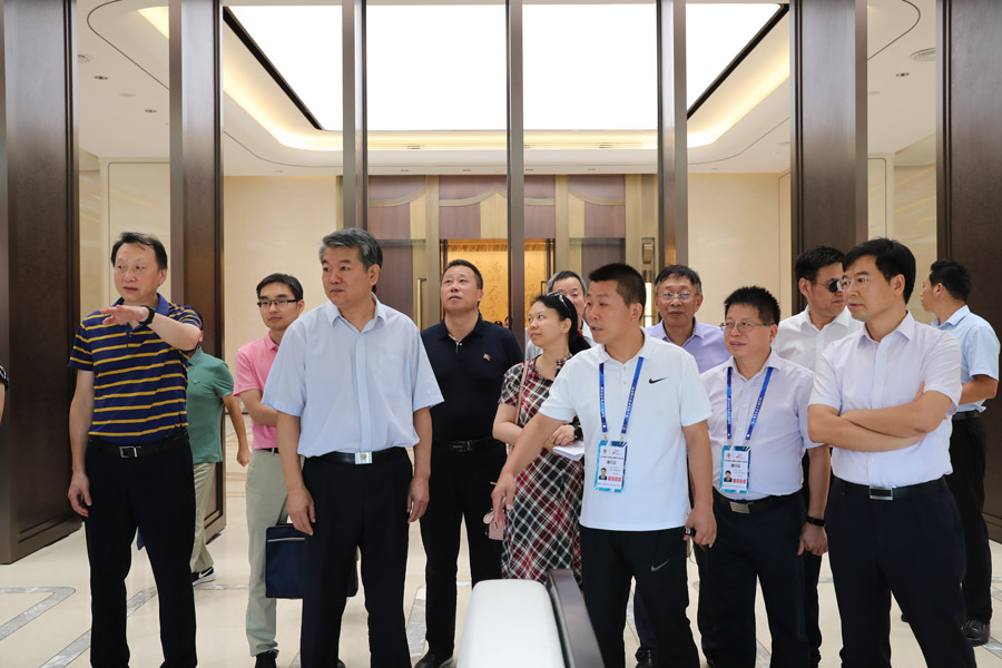 李兵調(diào)研武漢體育中心(圖4) 李兵調(diào)研武漢體育中心(圖4)