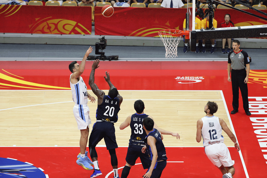 男籃世界杯盛大開(kāi)幕 ▏俄羅斯險(xiǎn)勝尼日利亞 阿根廷輕取韓國(guó)(圖2) 男籃世界杯盛大開(kāi)幕 ▏俄羅斯險(xiǎn)勝尼日利亞 阿根廷輕取韓國(guó)(圖2)