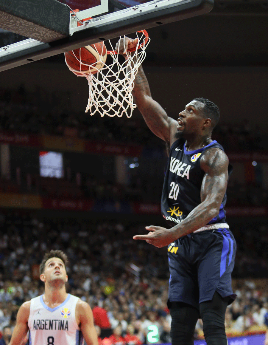 男籃世界杯盛大開(kāi)幕 ▏俄羅斯險(xiǎn)勝尼日利亞 阿根廷輕取韓國(guó)(圖13) 男籃世界杯盛大開(kāi)幕 ▏俄羅斯險(xiǎn)勝尼日利亞 阿根廷輕取韓國(guó)(圖13)