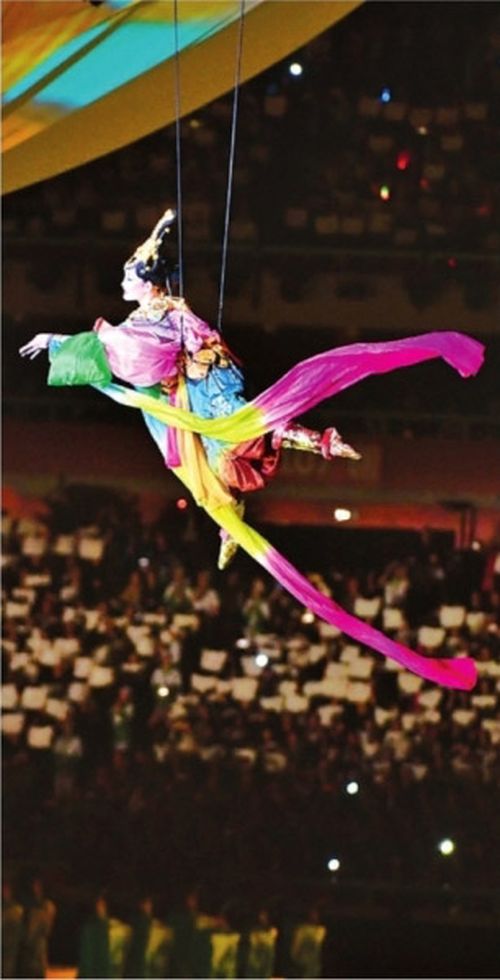 揭秘軍運(yùn)會(huì)開幕式上那些讓人驚艷的創(chuàng)新元素(圖4) 揭秘軍運(yùn)會(huì)開幕式上那些讓人驚艷的創(chuàng)新元素(圖4)