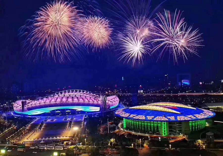 去軍運(yùn)主場館打卡，上賽道體驗賽車、坐無人駕駛汽車 武漢版“速度與激情”下周正式上映(圖1)