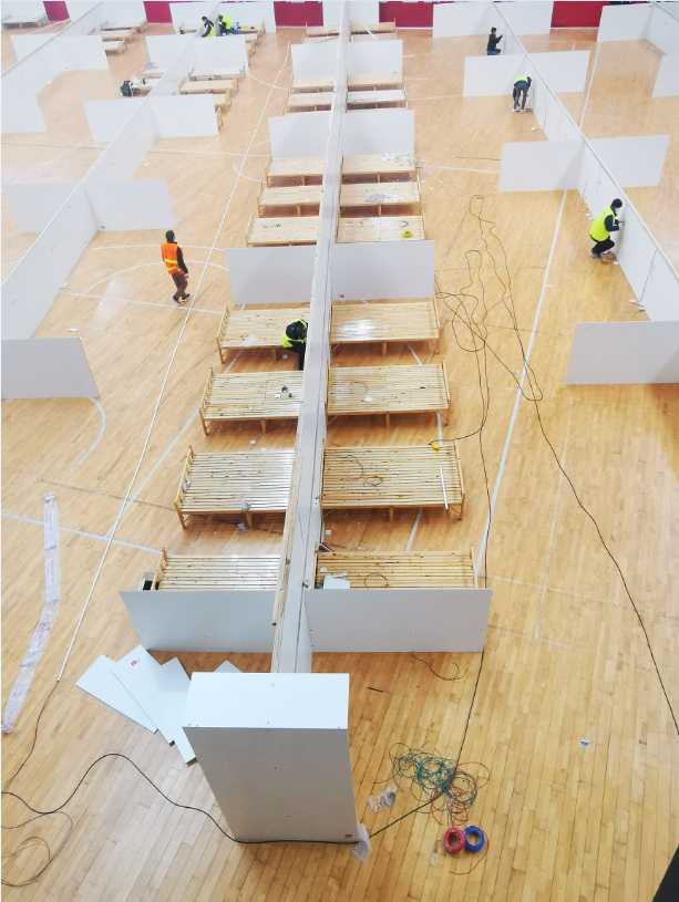 日夜趕織生命之網(wǎng) 武漢體育中心“方艙醫(yī)院”建設(shè)完成 彭浩要求同時(shí)間賽跑與病魔較量(圖6) 日夜趕織生命之網(wǎng) 武漢體育中心“方艙醫(yī)院”建設(shè)完成 彭浩要求同時(shí)間賽跑與病魔較量(圖6)