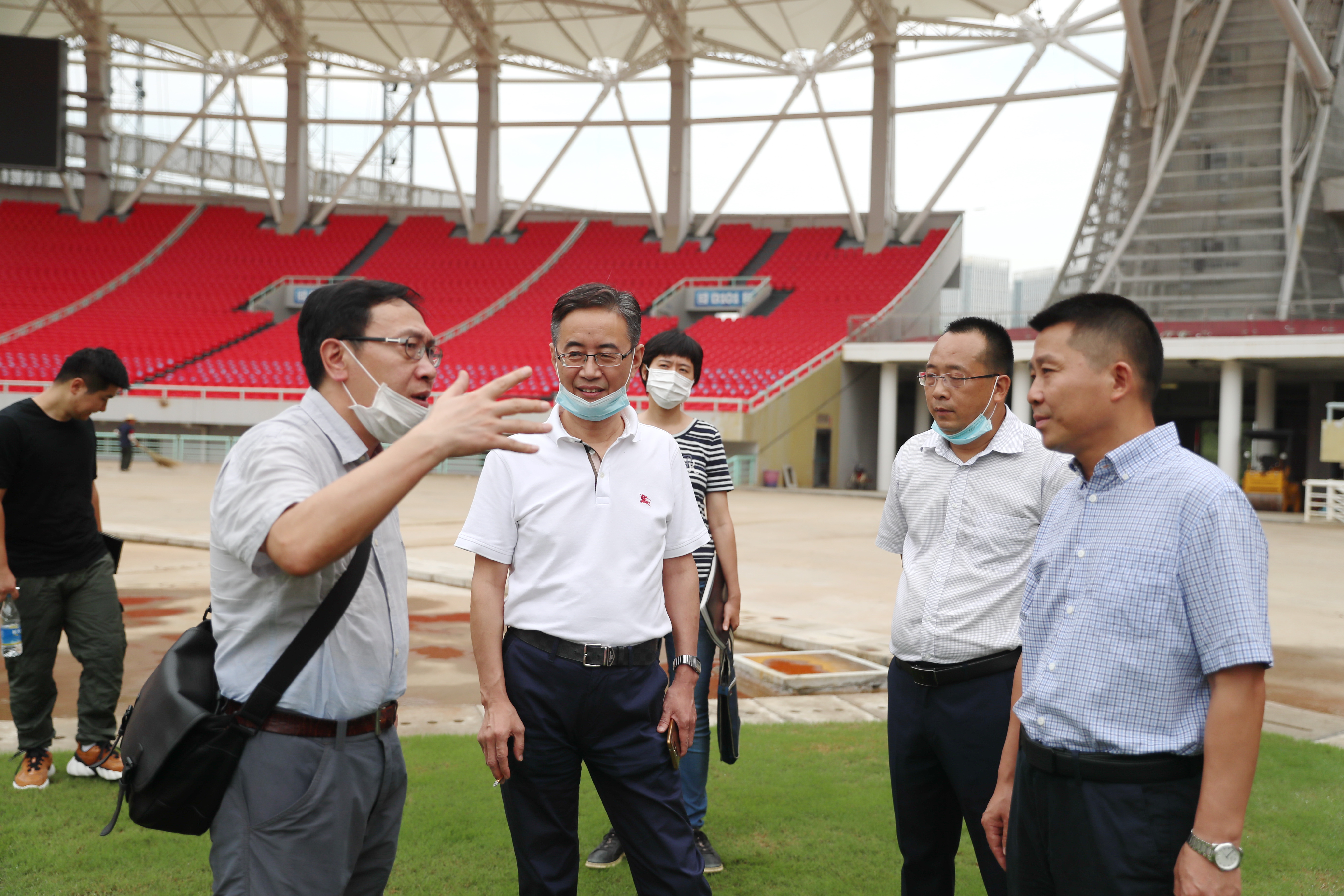市體育局考察場館功能恢復(fù)和賽事籌備情況(圖1) 市體育局考察場館功能恢復(fù)和賽事籌備情況(圖1)