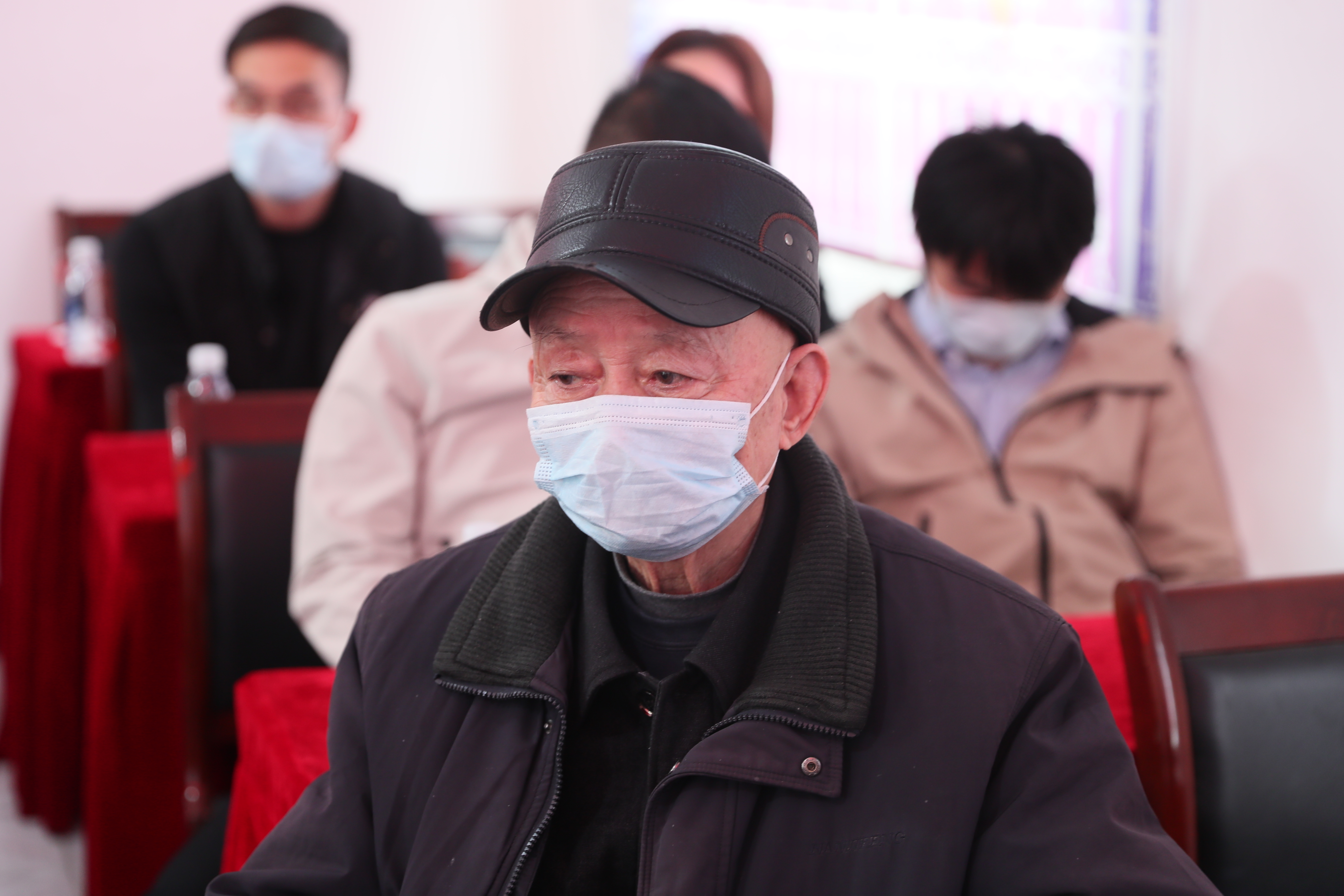 黨建結(jié)對共建 武漢體育中心和十八家社區(qū)聯(lián)合開展主題黨日活動(圖7) 黨建結(jié)對共建 武漢體育中心和十八家社區(qū)聯(lián)合開展主題黨日活動(圖7)