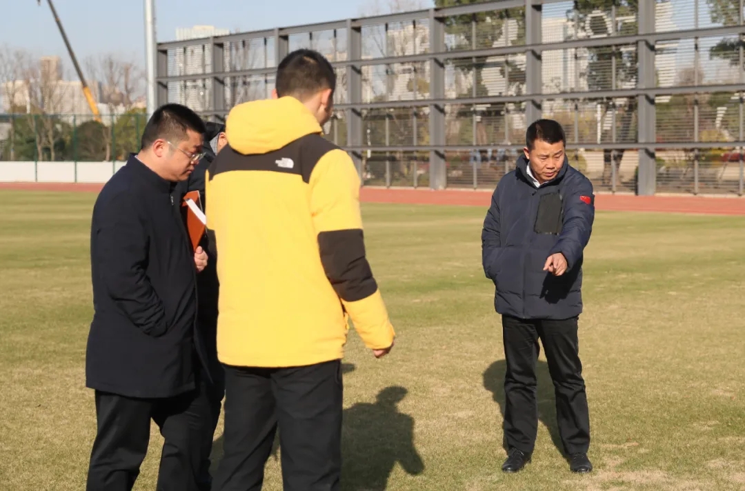 公司領(lǐng)導(dǎo)檢查軍運(yùn)會(huì)賽后利用項(xiàng)目建設(shè)(圖3) 公司領(lǐng)導(dǎo)檢查軍運(yùn)會(huì)賽后利用項(xiàng)目建設(shè)(圖3)