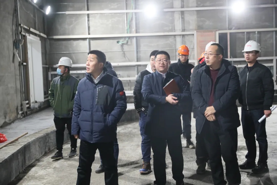 公司領(lǐng)導(dǎo)檢查軍運(yùn)會(huì)賽后利用項(xiàng)目建設(shè)(圖5) 公司領(lǐng)導(dǎo)檢查軍運(yùn)會(huì)賽后利用項(xiàng)目建設(shè)(圖5)